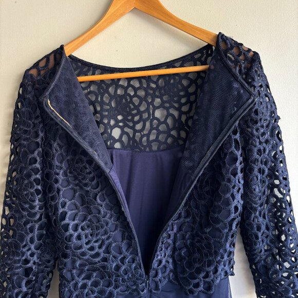 NWT Tadashi Shoji Formal Gown Size 6 Navy Blue Long Sleeve Floral Lace Bodice - Picture 12 of 16